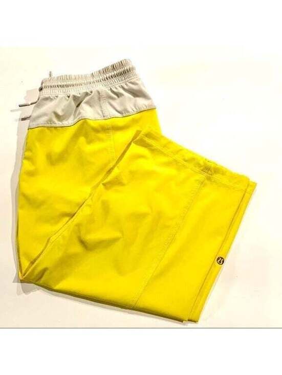 lululemon athletica Pants - Lululemon Lively Cropped Yoga Pant Sz 8